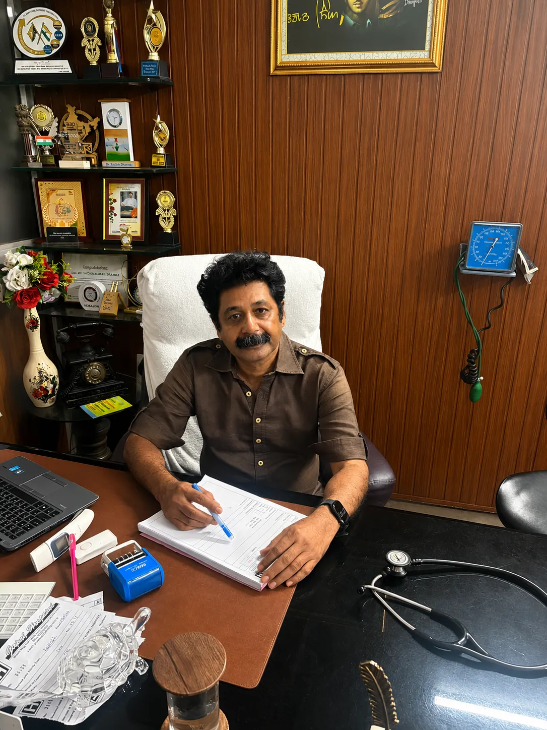 Dr. Vivek Varshney